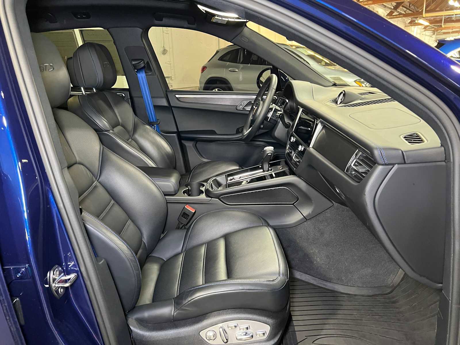 Used 2024 Porsche Macan GTS image 12