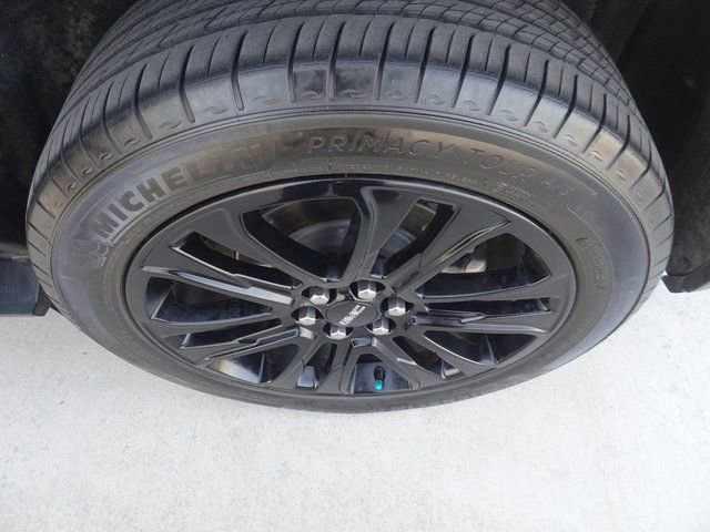 Used 2023 GMC Acadia SLE w/ Driver Convenience Package image 10