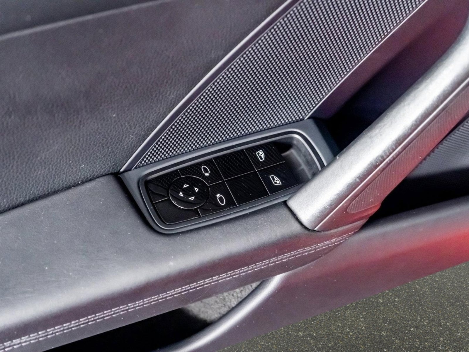 Used 2020 Porsche 911 Carrera 4S w/ Sport Package image 37