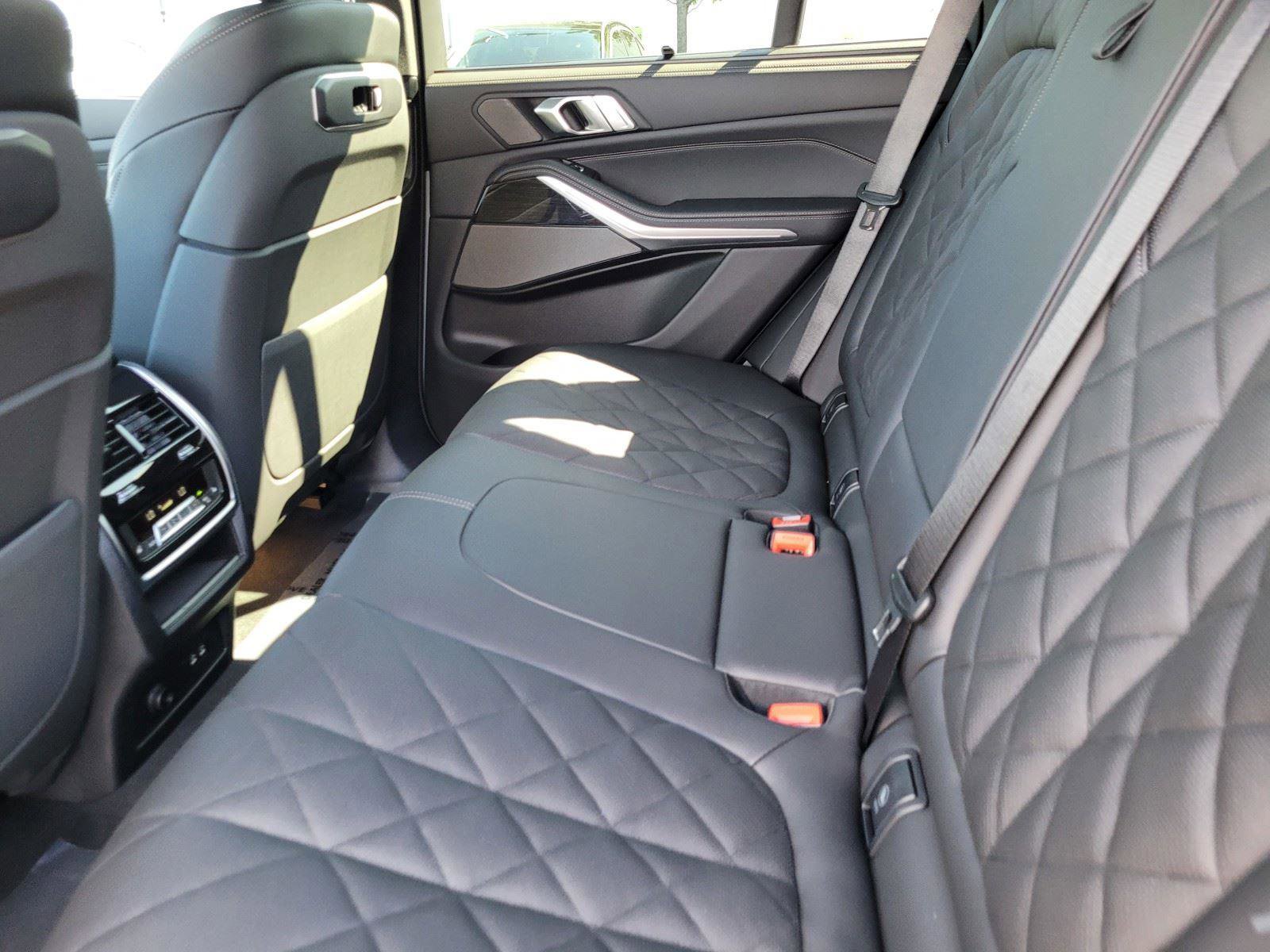 New 2026 BMW X5 xDrive40i w/ M Sport Package AWD/4WD image 13