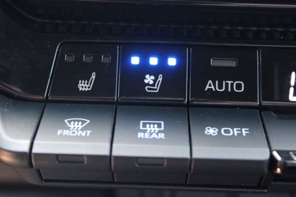 Used 2024 Toyota Land Cruiser AWD/4WD image 57