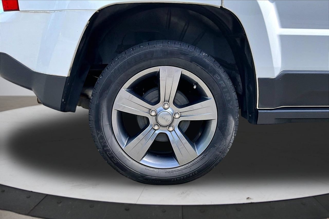 Used 2015 Jeep Patriot High Altitude FWD image 33