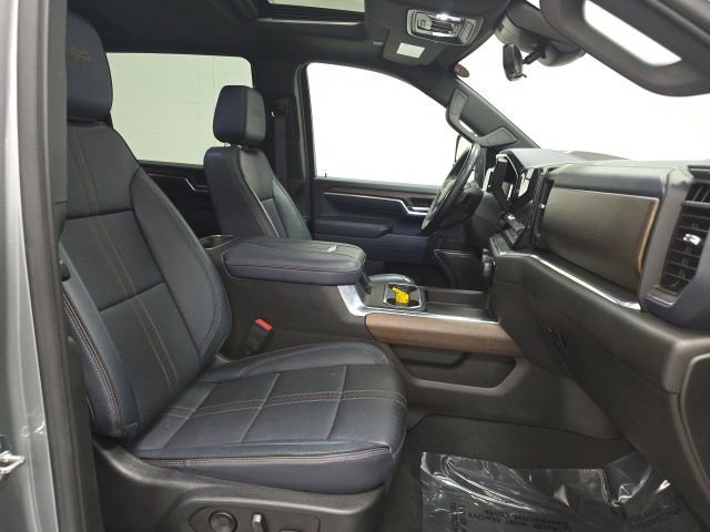 Certified 2024 Chevrolet Silverado 3500 High Country w/ High Country Premium Package image 29