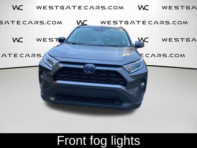 Used 2021 Toyota RAV4 XLE Premium image 7