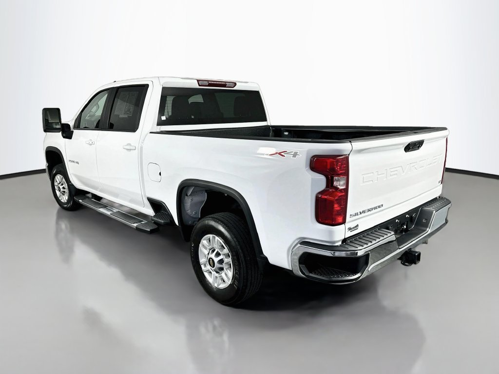 Used 2025 Chevrolet Silverado 2500 LT w/ Convenience Package AWD/4WD image 5