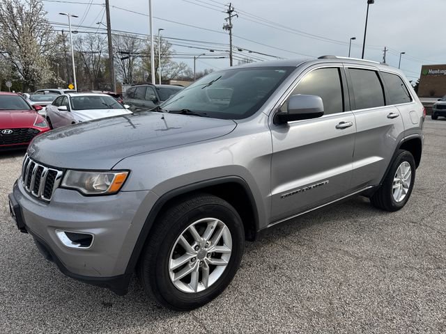 Used 2017 Jeep Grand Cherokee Laredo w/ Quick Order Package 23E AWD/4WD image 6