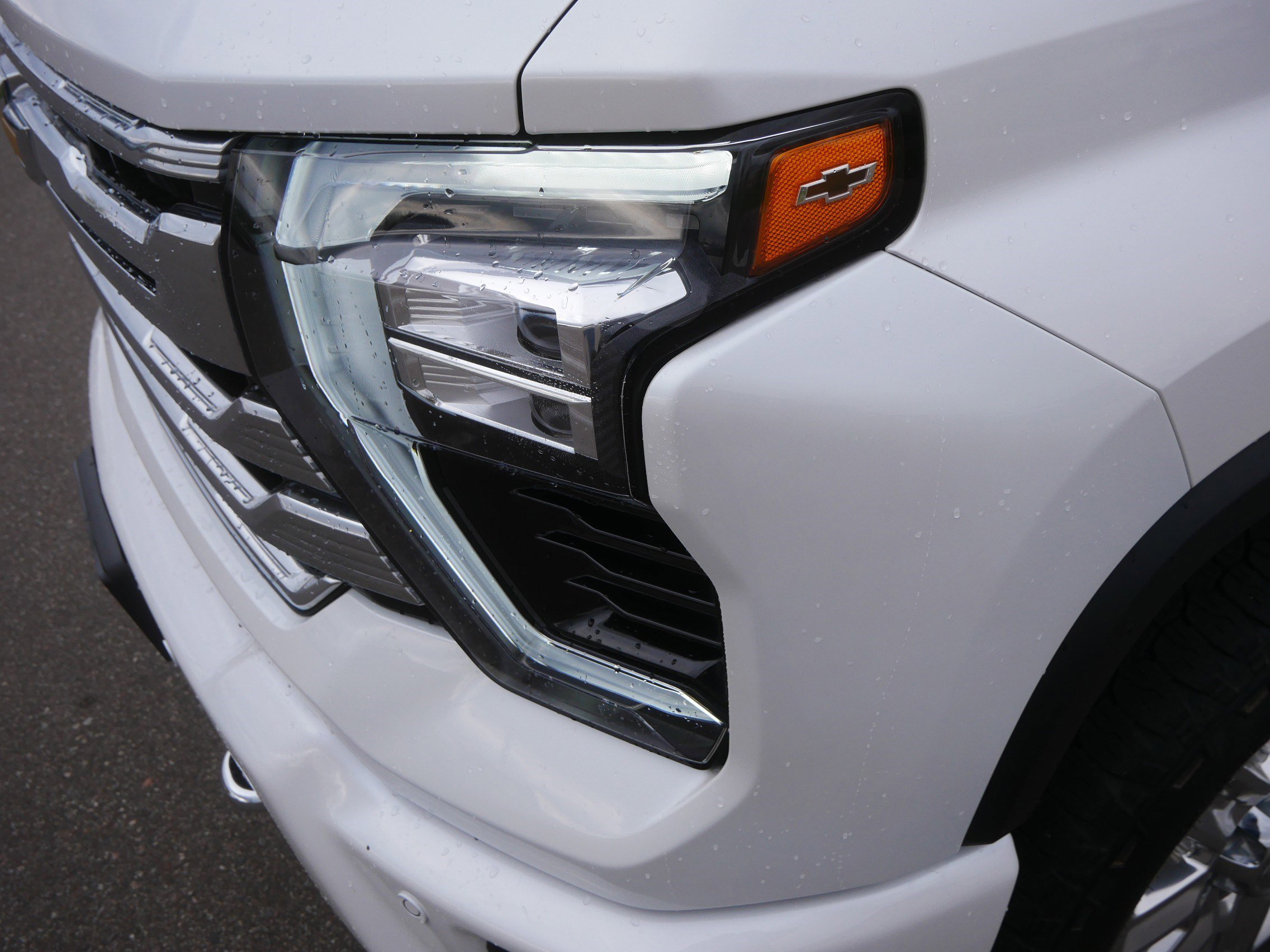 Used 2025 Chevrolet Silverado 3500 High Country w/ Technology Package AWD/4WD image 15