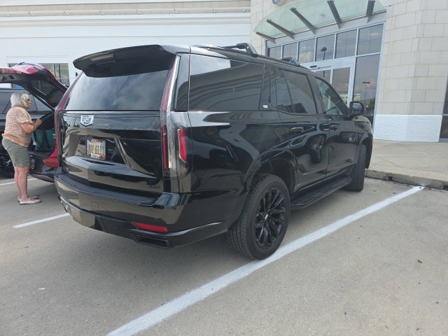 Certified 2024 Cadillac Escalade Sport w/ LPO, ONYX Package AWD/4WD image 25