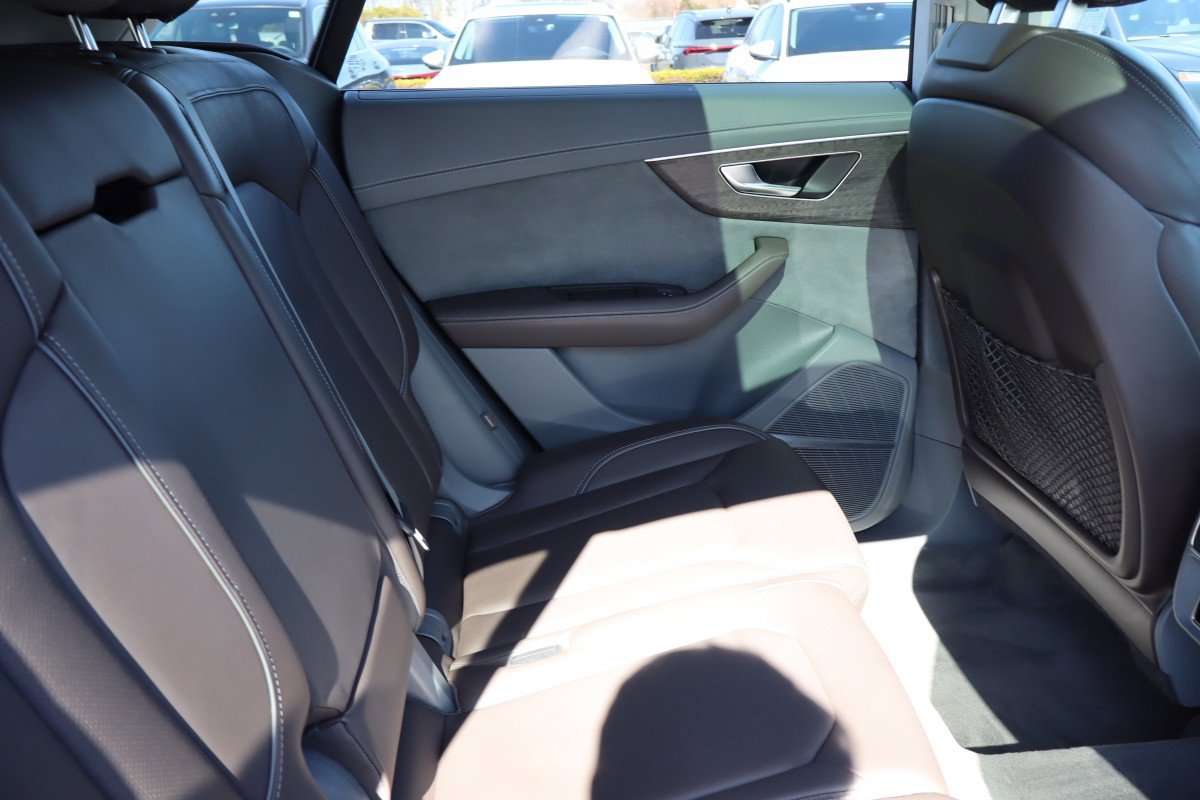 Used 2023 Audi Q8 Prestige w/ Prestige Package image 17