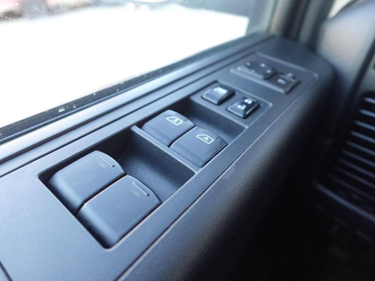 Used 2012 Nissan Titan PRO-4X image 22