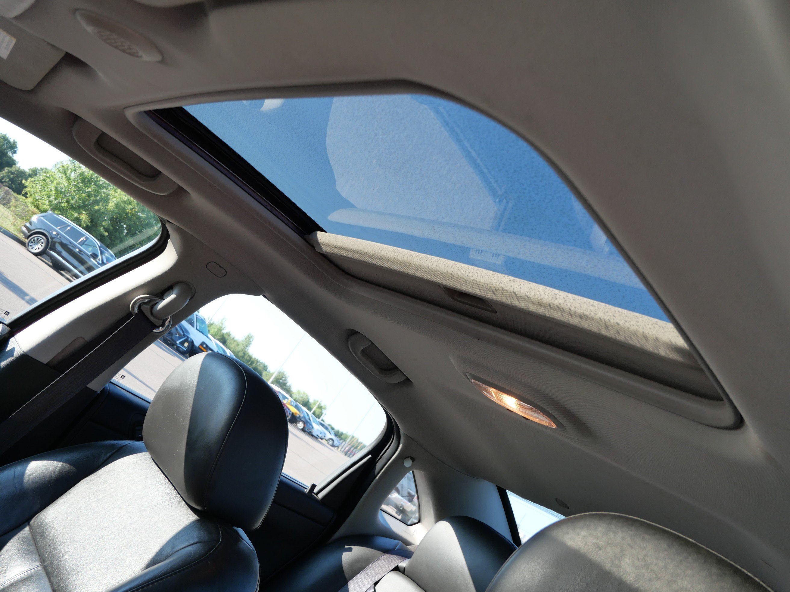 Used 2011 Chevrolet Impala LT w/ Luxury Edition Package FWD image 15