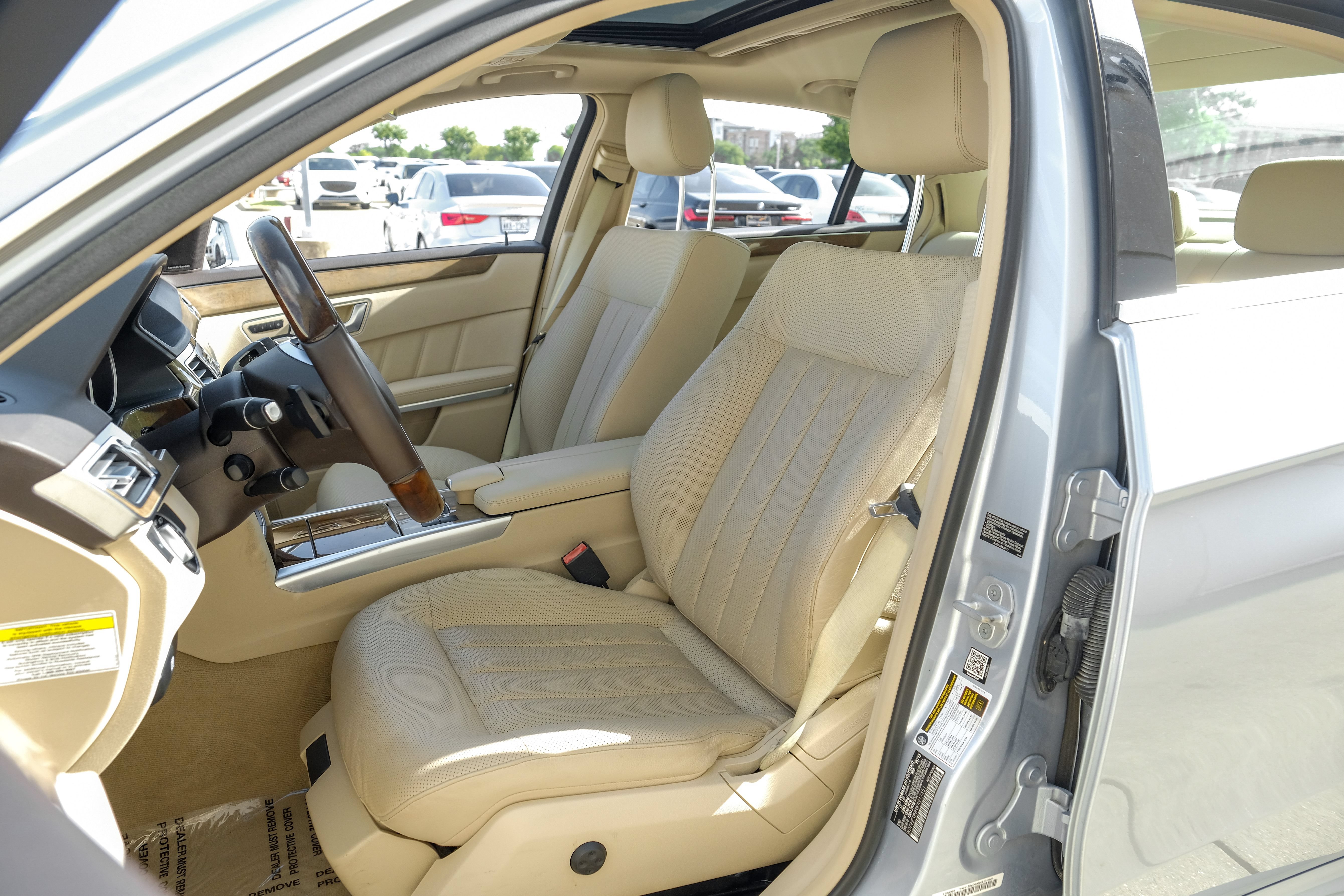 Used 2014 Mercedes-Benz E 550 4MATIC Sedan w/ Premium 1 Package image 35