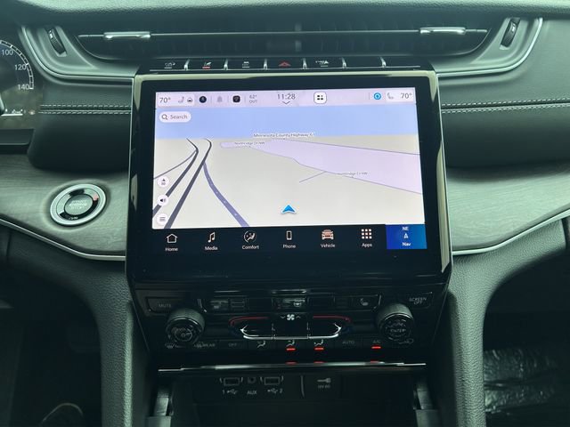 New 2025 Jeep Grand Cherokee L Limited image 18