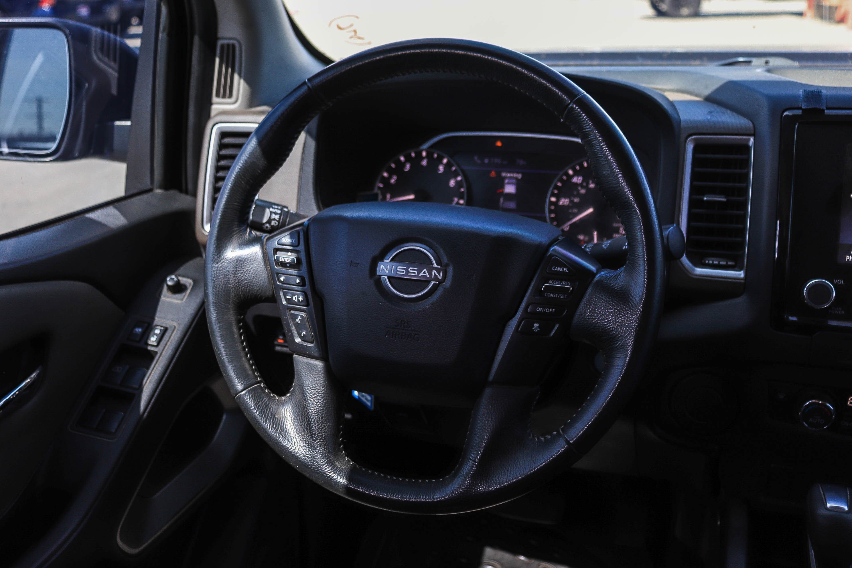Used 2022 Nissan Frontier SV w/ Technology Package RWD image 15