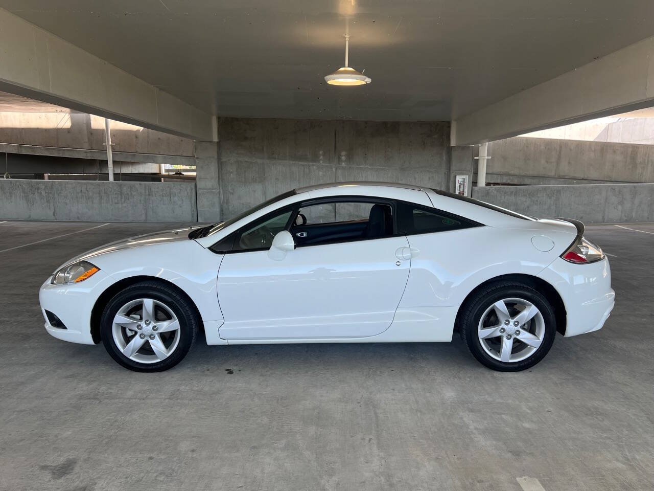 Used 2009 Mitsubishi Eclipse GS FWD image 13