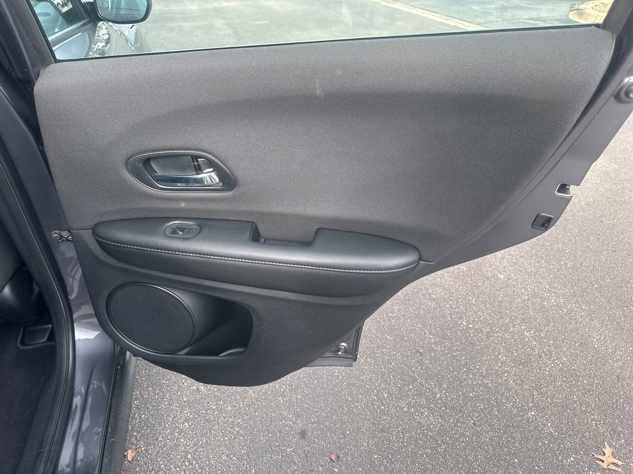 Used 2020 Honda HR-V LX image 12