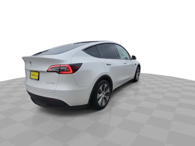 Used 2022 Tesla Model Y Long Range image 8