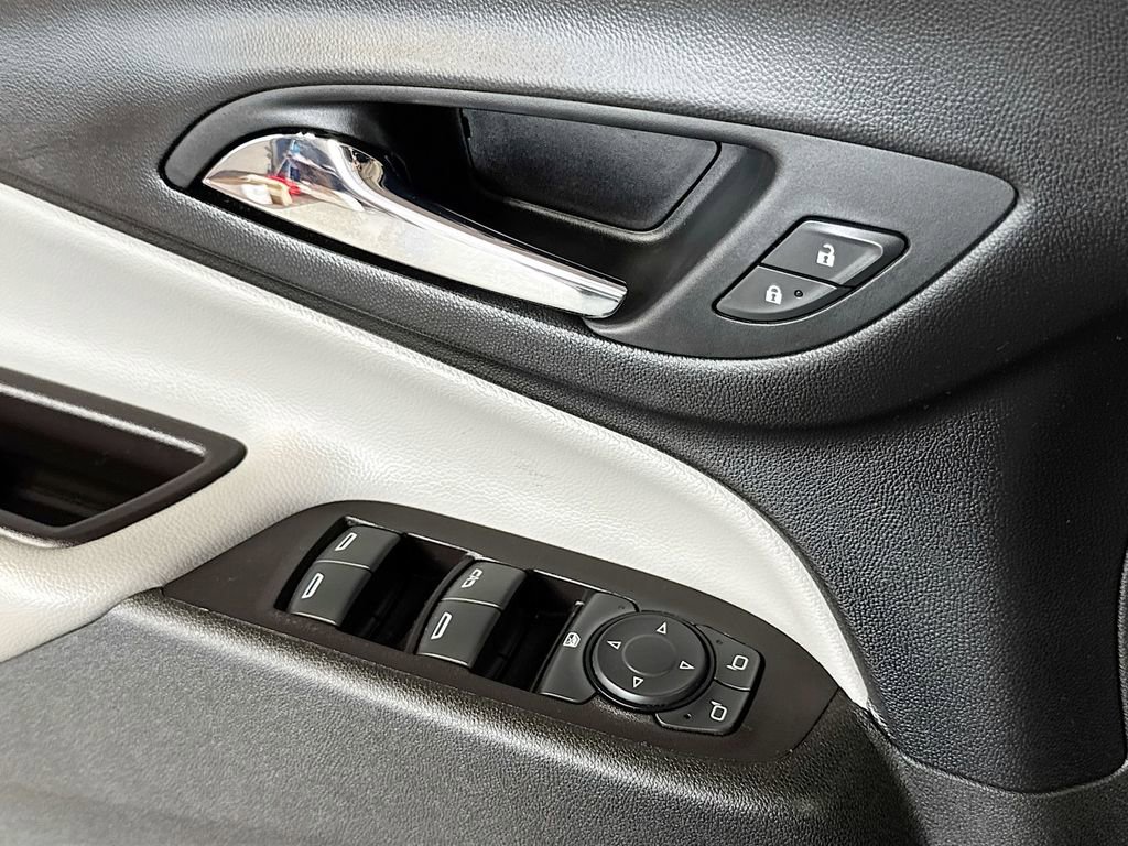 Used 2022 Chevrolet Equinox LT AWD/4WD image 16