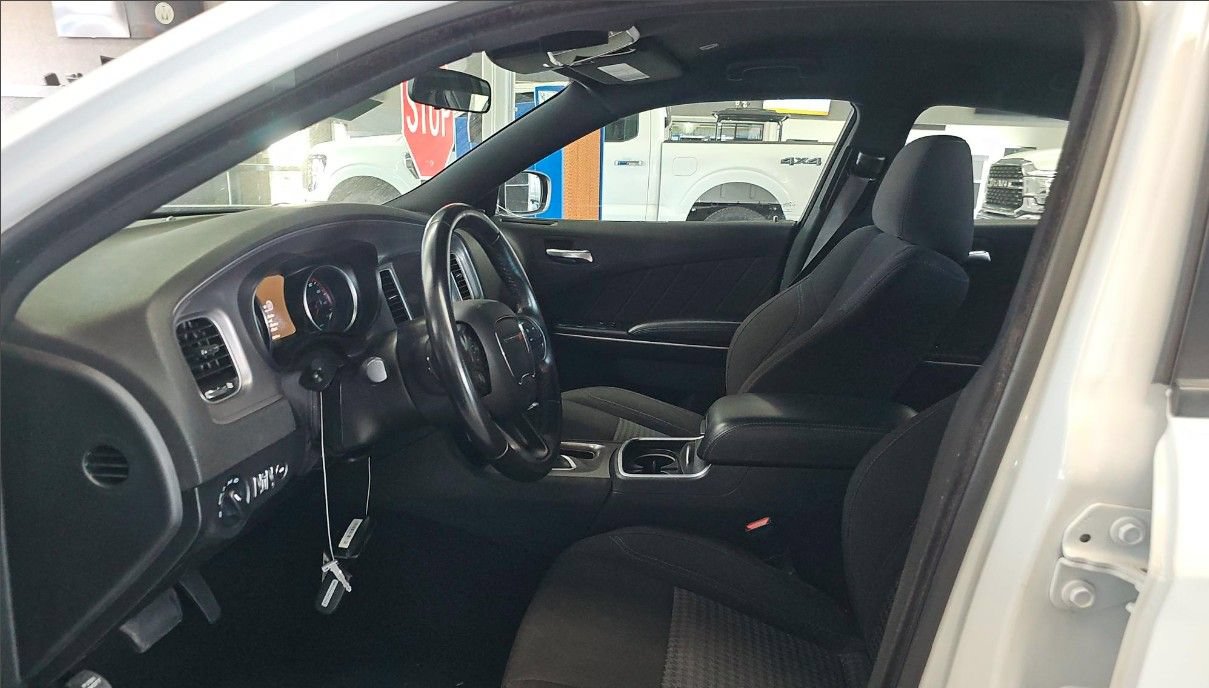 Used 2023 Dodge Charger SXT RWD image 6