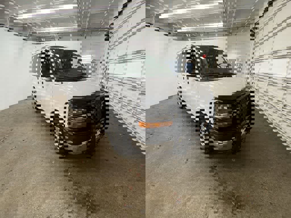 Used 2017 Chevrolet Express 2500 LT w/ LT Preferred Equipment Group image 8