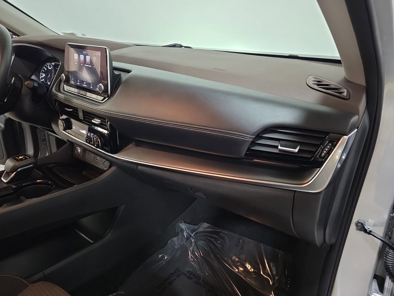 Used 2022 Nissan Rogue SV image 36