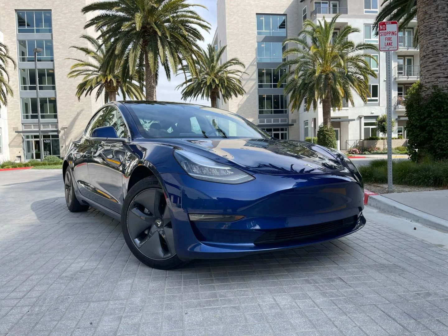Used 2019 Tesla Model 3 Standard Range Plus RWD image 3