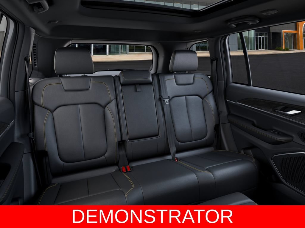 New 2026 Jeep Grand Cherokee Limited AWD/4WD image 15