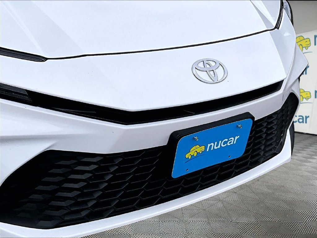 Used 2026 Toyota Camry SE FWD image 32