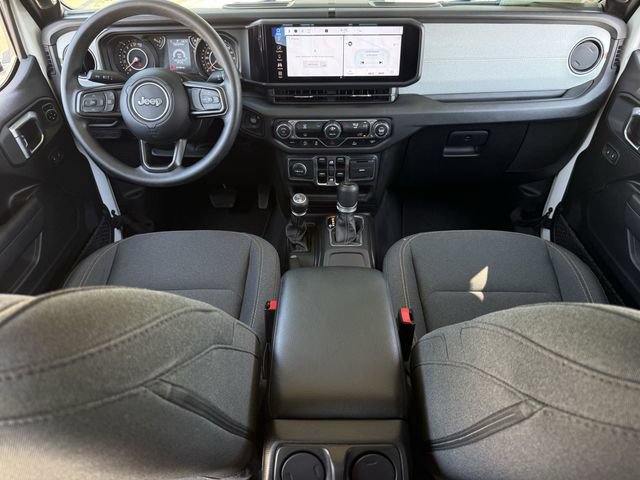 Used 2025 Jeep Gladiator Sport AWD/4WD image 11