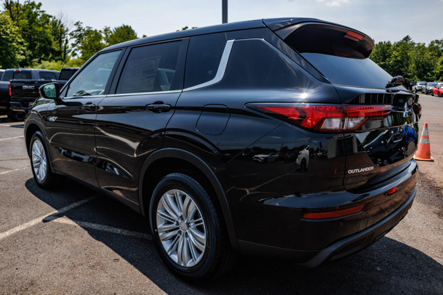 New 2025 Mitsubishi Outlander ES image 7