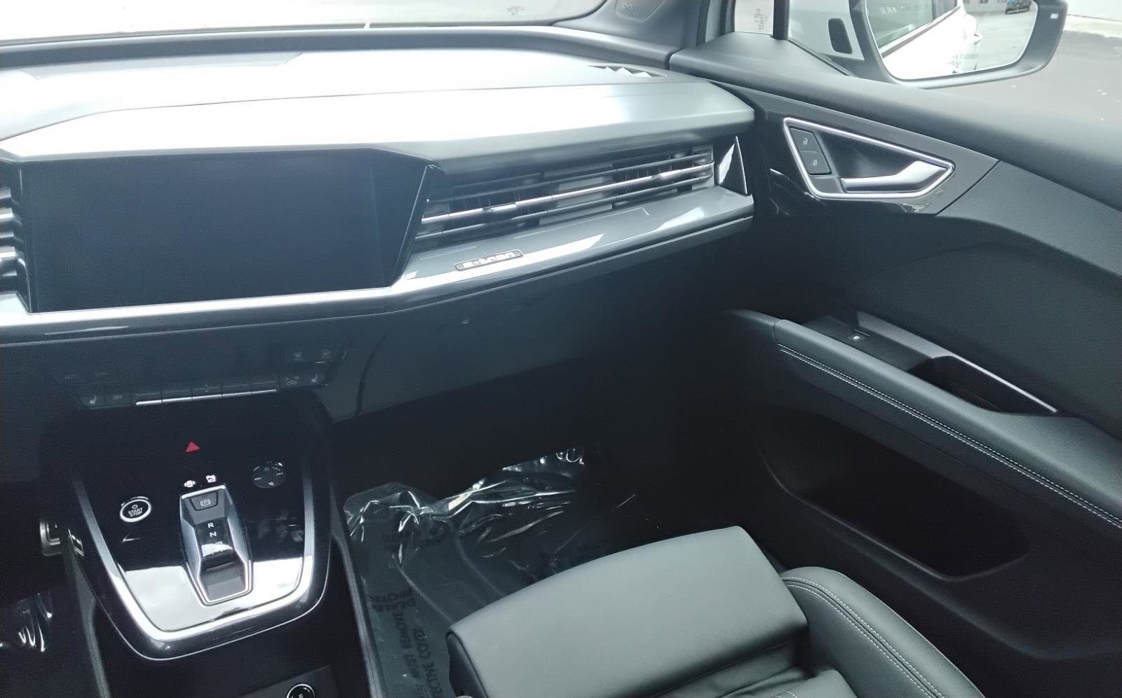 Certified 2025 Audi Q4 e-tron Premium Plus w/ Premium Plus image 21