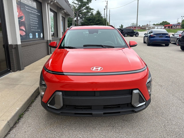 Used 2025 Hyundai Kona SEL FWD image 8