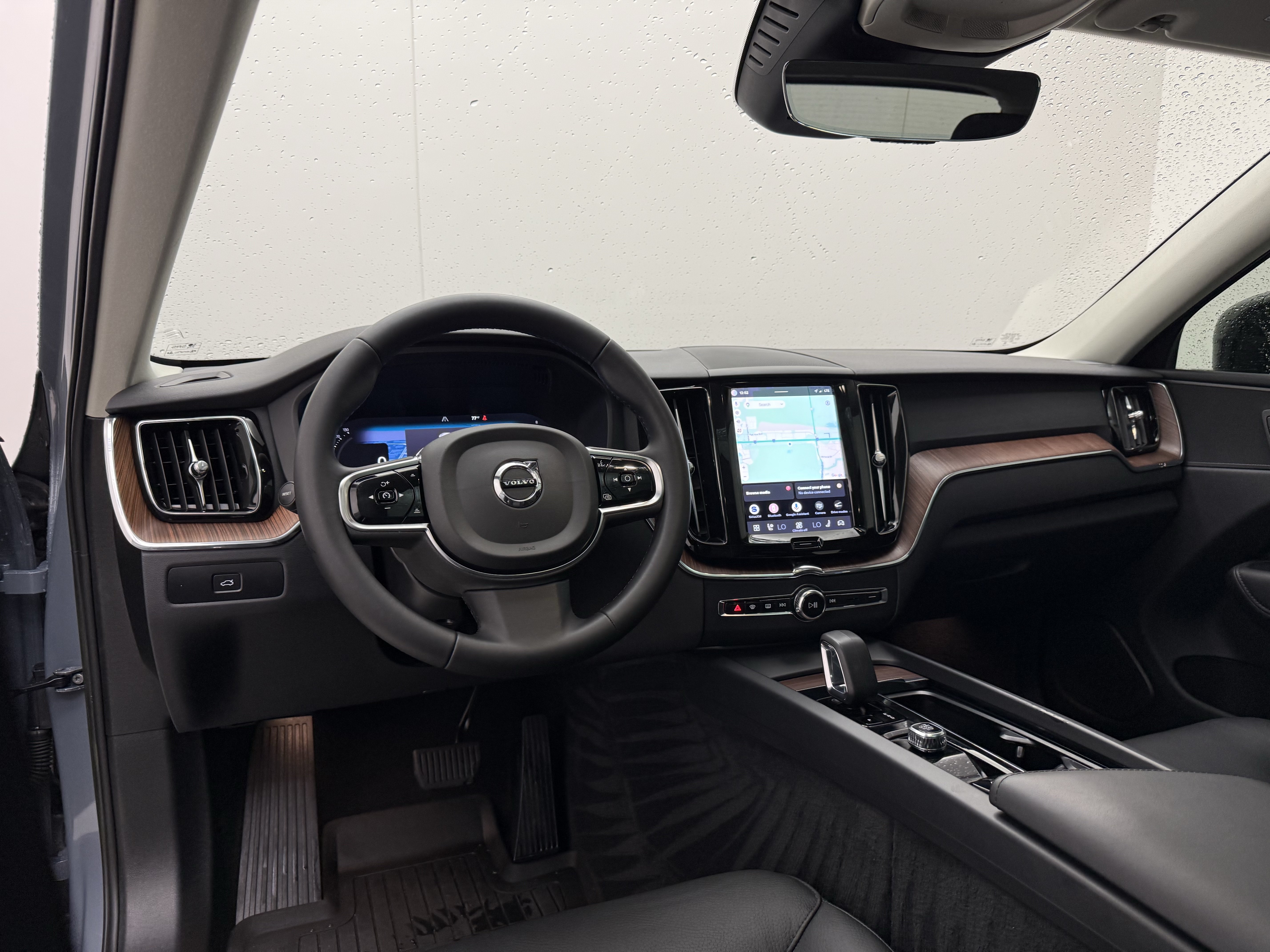 Certified 2023 Volvo XC60 B5 Plus w/ Climate Package FWD image 24