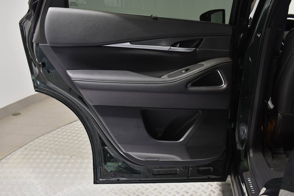 New 2026 INFINITI QX60 Luxe w/ Family Package image 26