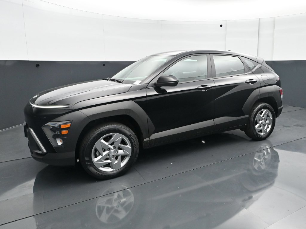 Used 2024 Hyundai Kona SE AWD/4WD image 2