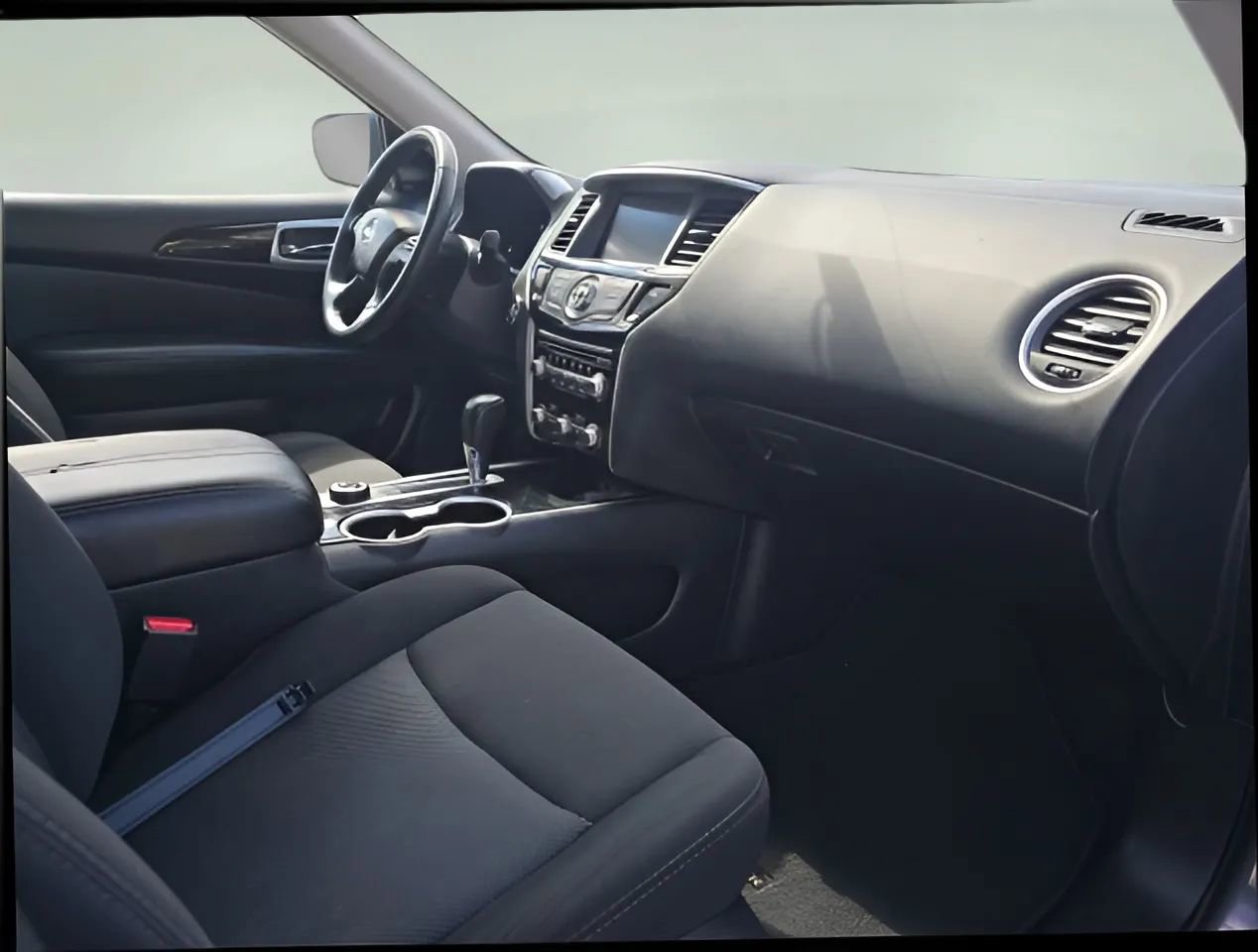 Used 2019 Nissan Pathfinder SV image 23