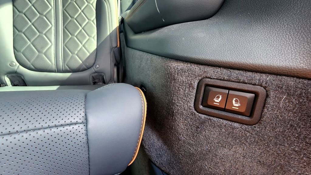 Used 2024 Jeep Grand Wagoneer L Series III w/ Rear Seat Video Group 1 AWD/4WD image 77