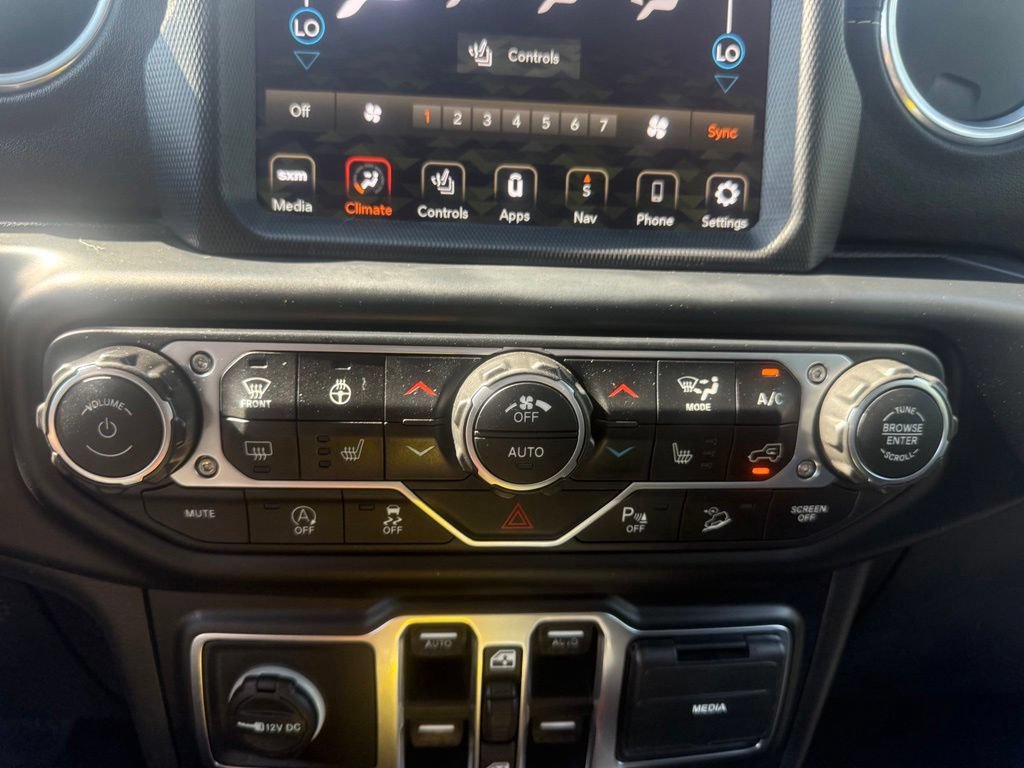 Certified 2019 Jeep Wrangler Unlimited Sahara AWD/4WD image 28