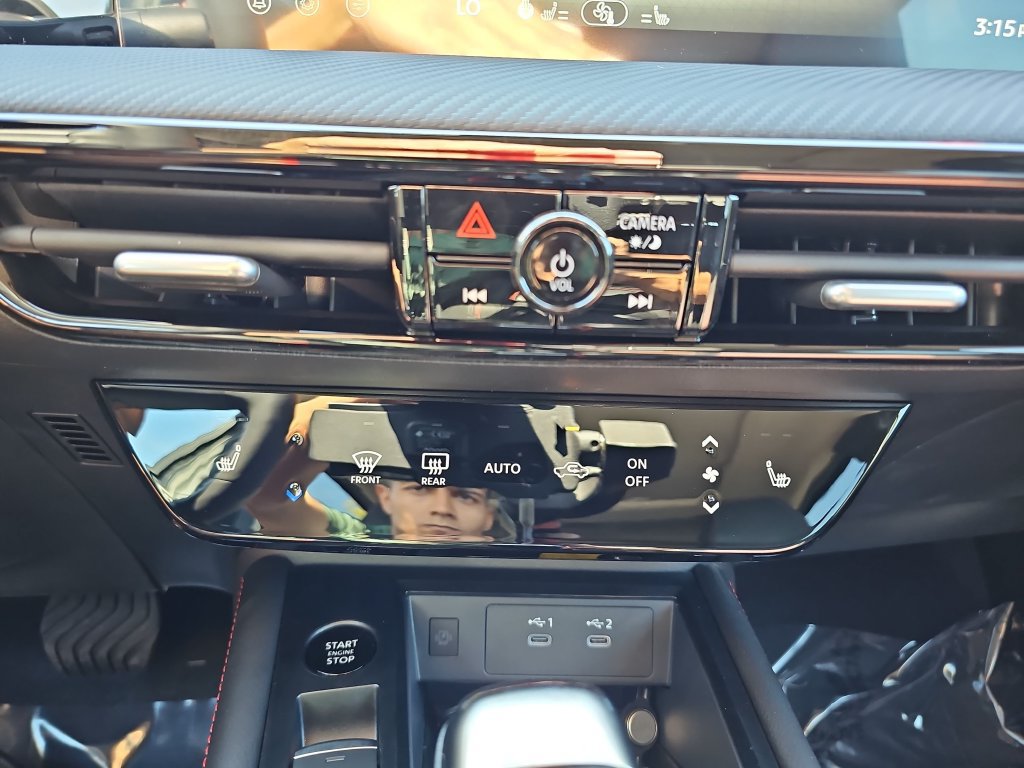New 2027 Nissan Kicks SR w/ SR Premium Package FWD image 24