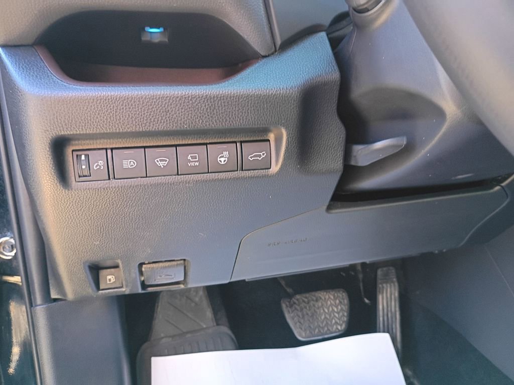 Used 2022 Toyota RAV4 Limited image 22