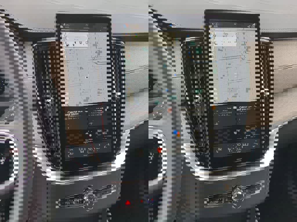 New 2026 Volvo XC90 B6 Plus w/ Protection Package Premier image 28