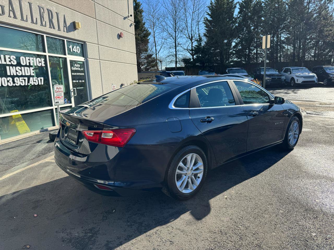 Used 2017 Chevrolet Malibu LT w/ Leather Package image 4