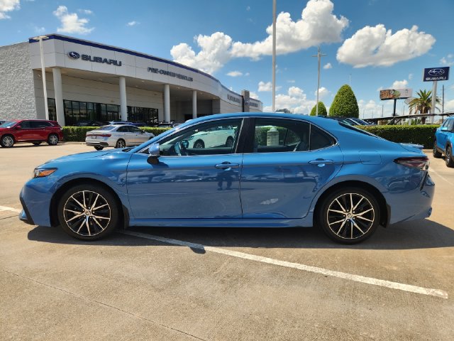 Used 2024 Toyota Camry SE FWD image 4