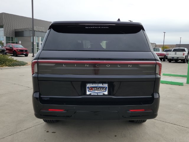 Certified 2025 Lincoln Navigator Reserve AWD/4WD image 4