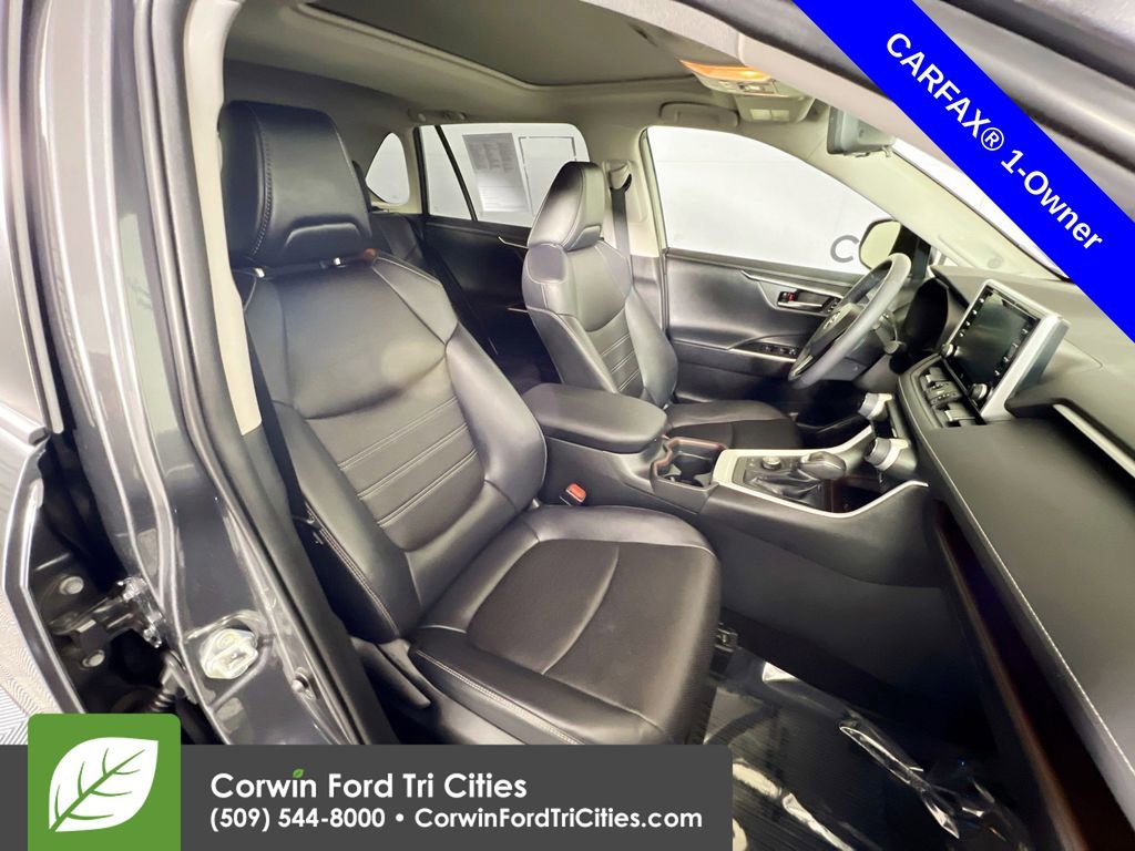 Used 2021 Toyota RAV4 Limited image 18