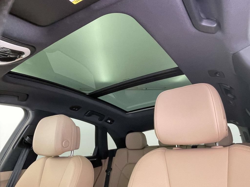 Certified 2023 Porsche Macan AWD/4WD image 18