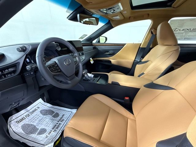New 2025 Lexus ES 300h w/ Premium Package image 13