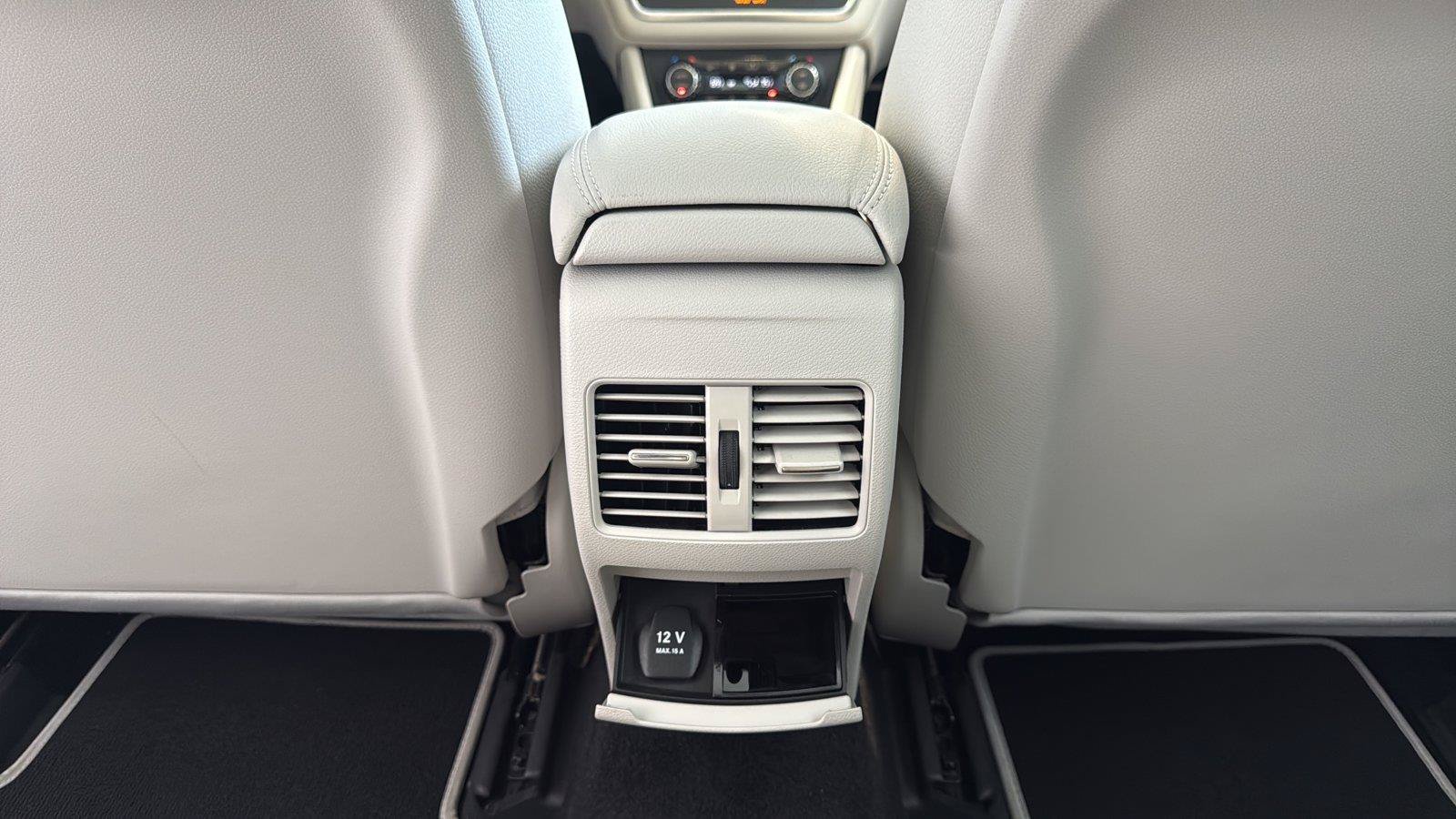 Used 2014 Mercedes-Benz CLA 250 image 30