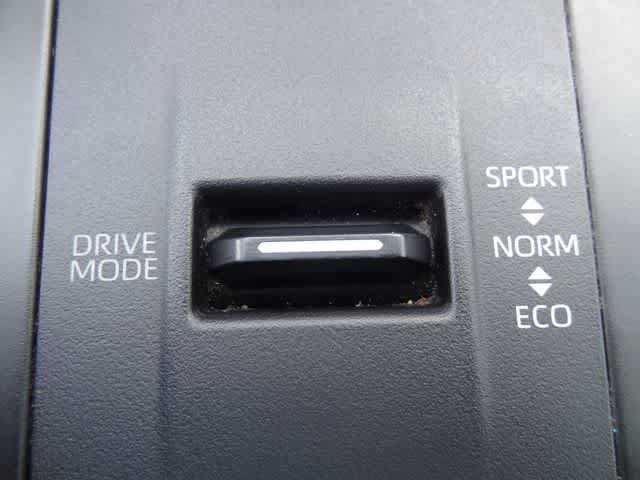 Used 2021 Toyota Highlander XSE FWD image 39