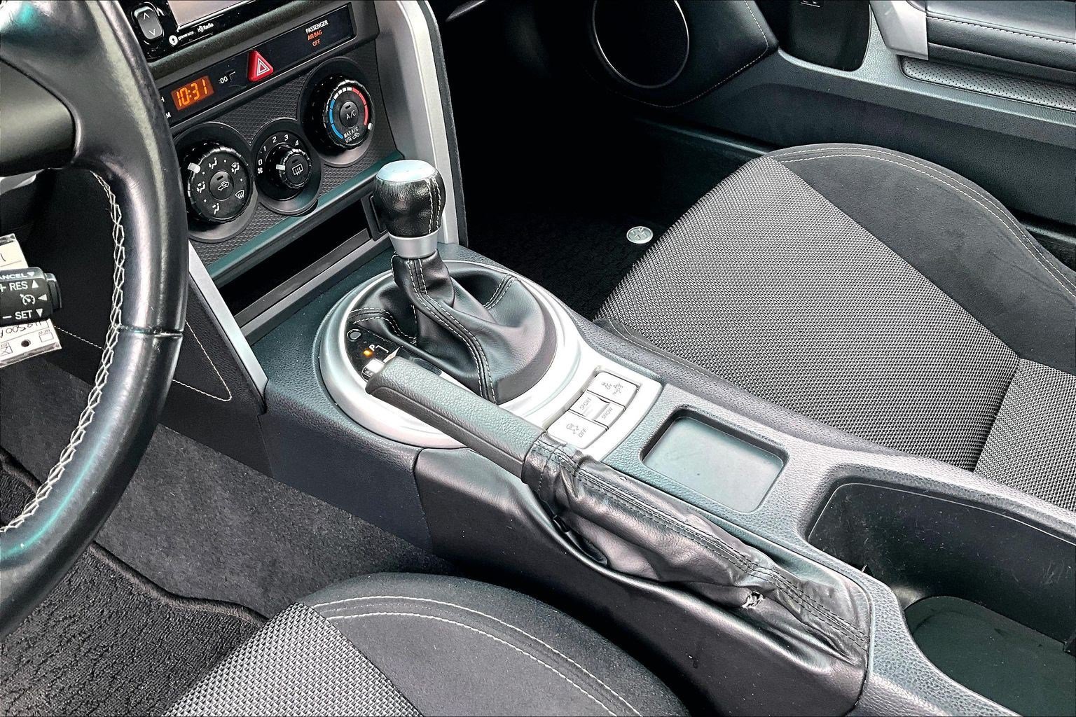 Used 2017 Toyota 86 RWD image 14